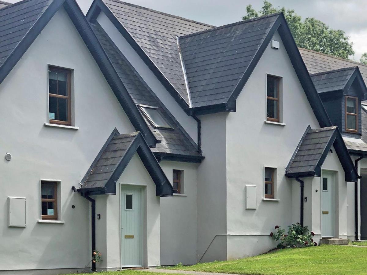 Old Court Holiday Homes Terryglass - Sleeps 6 By Trident Holiday Homes 외부 사진