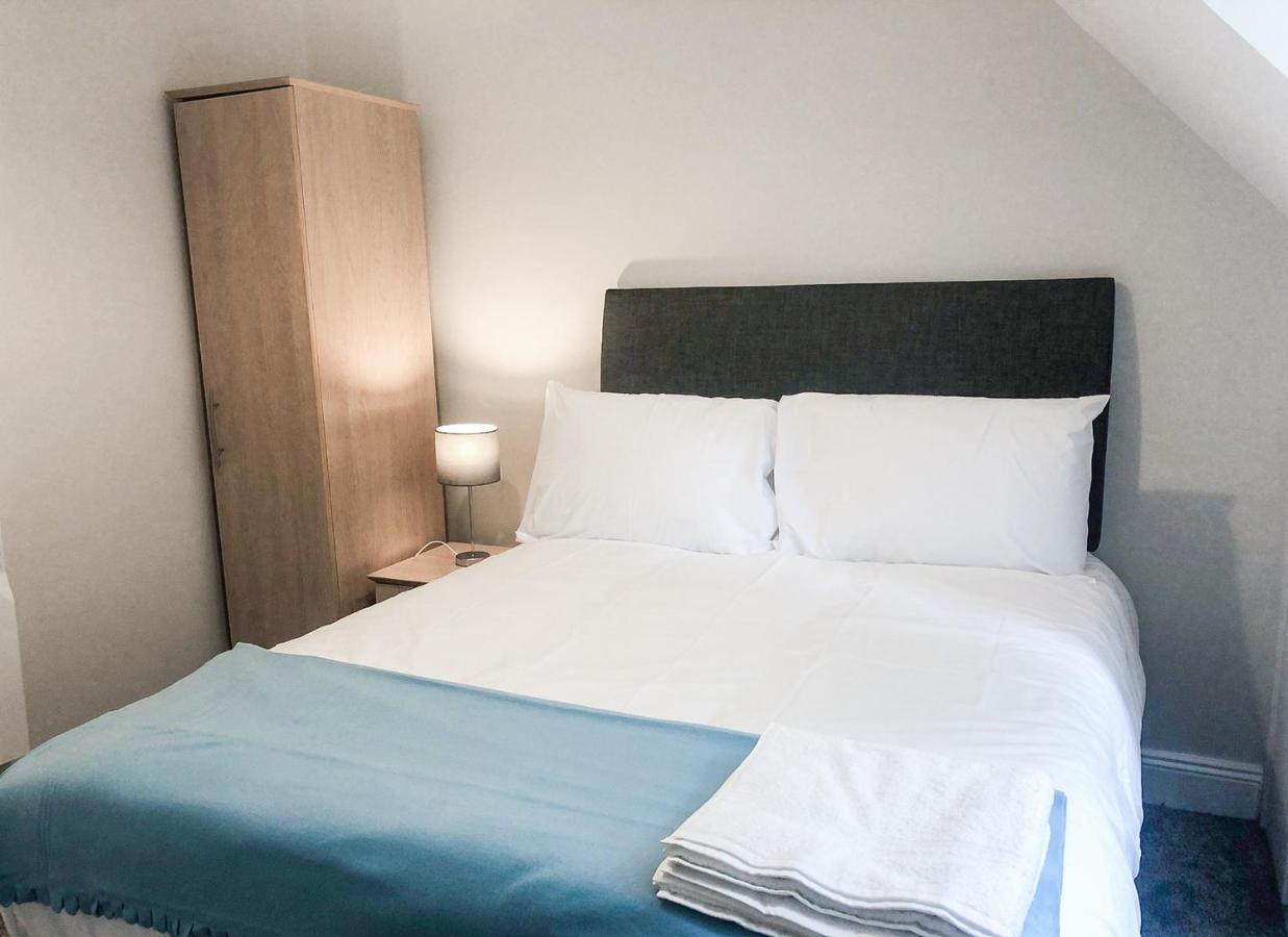 Old Court Holiday Homes Terryglass - Sleeps 6 By Trident Holiday Homes 외부 사진