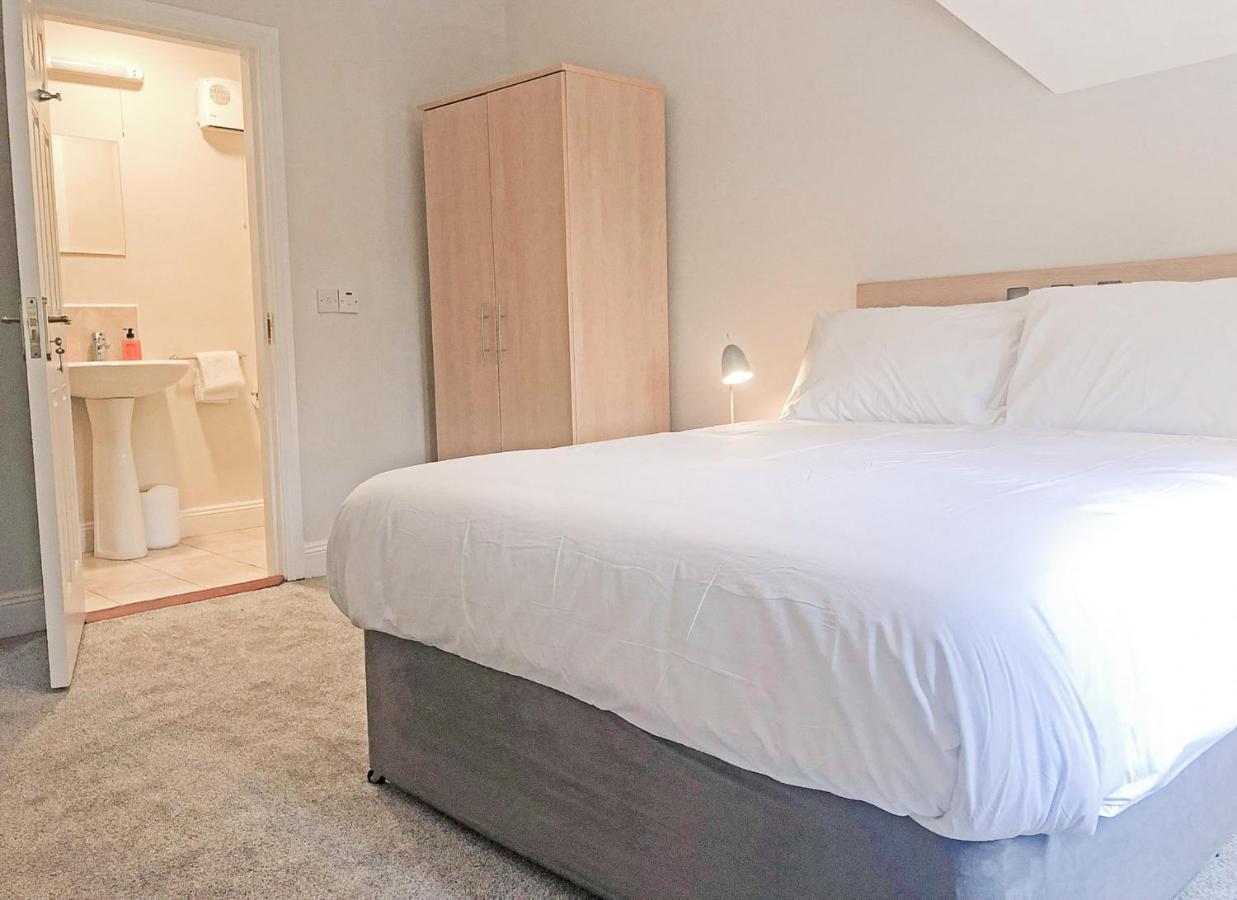 Old Court Holiday Homes Terryglass - Sleeps 6 By Trident Holiday Homes 외부 사진