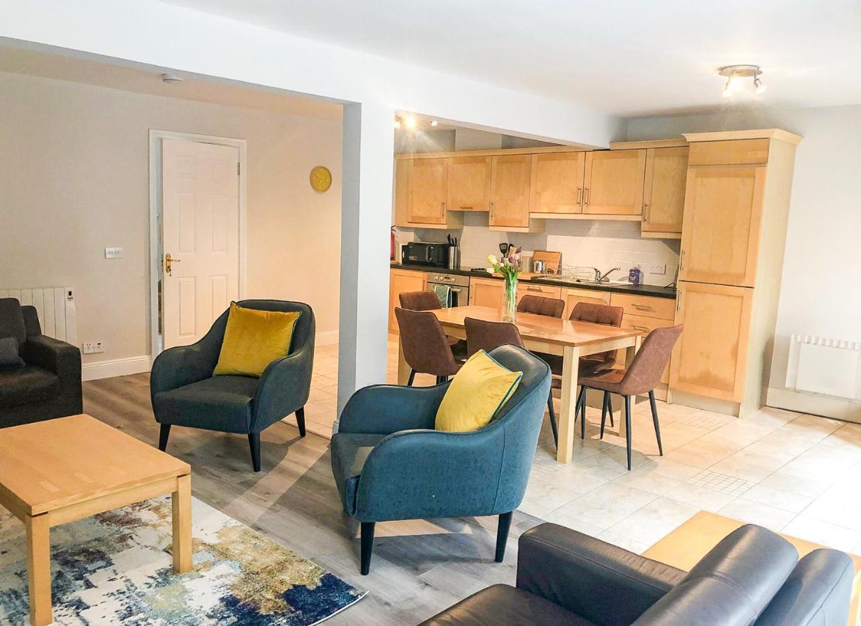 Old Court Holiday Homes Terryglass - Sleeps 6 By Trident Holiday Homes 외부 사진