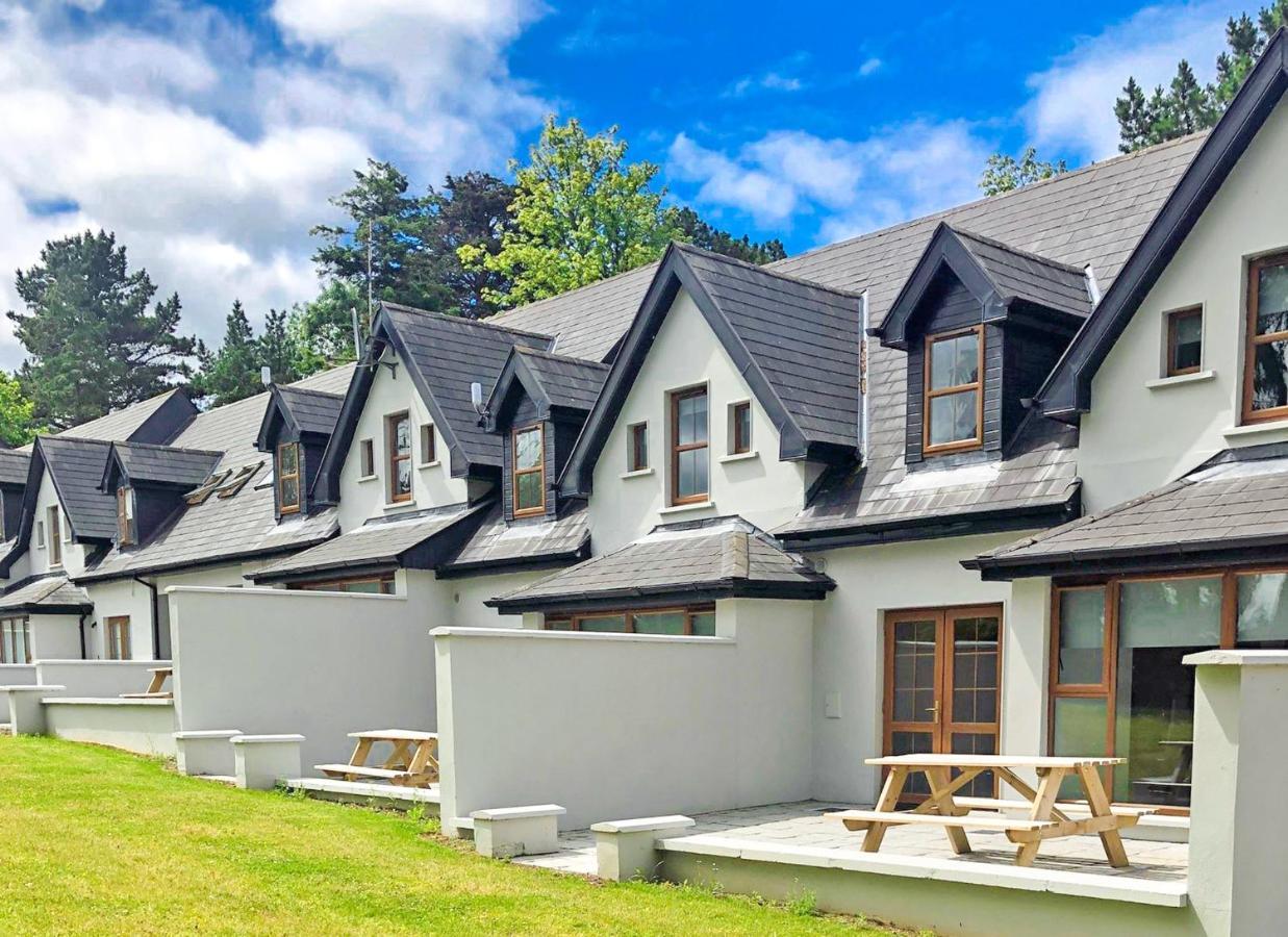 Old Court Holiday Homes Terryglass - Sleeps 6 By Trident Holiday Homes 외부 사진