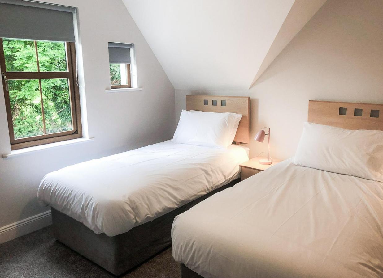 Old Court Holiday Homes Terryglass - Sleeps 6 By Trident Holiday Homes 외부 사진
