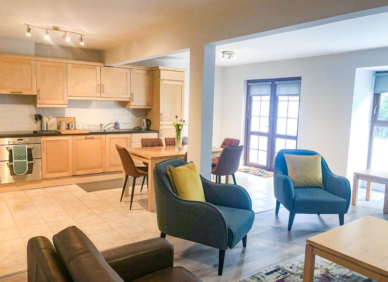 Old Court Holiday Homes Terryglass - Sleeps 6 By Trident Holiday Homes 외부 사진
