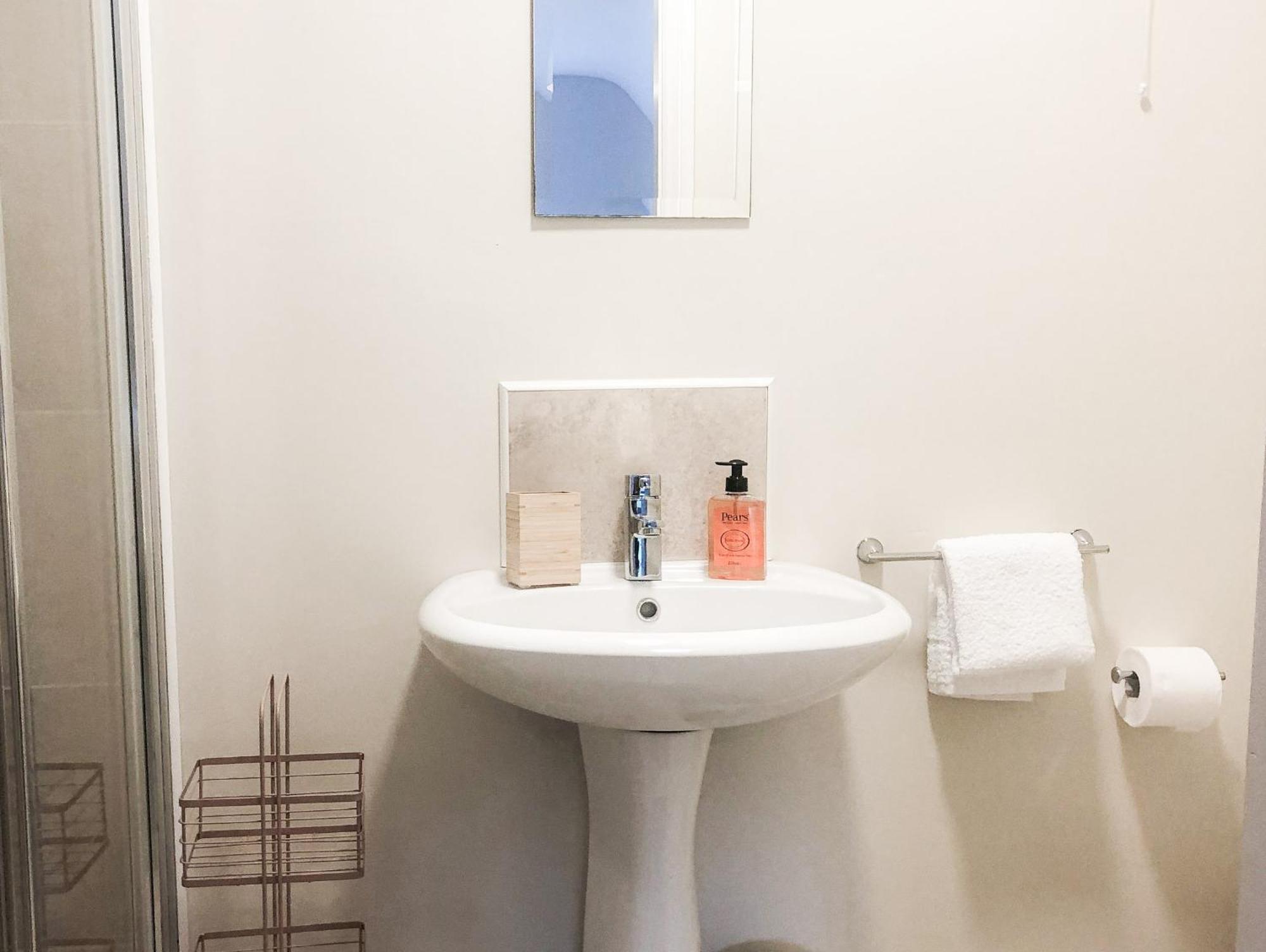 Old Court Holiday Homes Terryglass - Sleeps 6 By Trident Holiday Homes 외부 사진